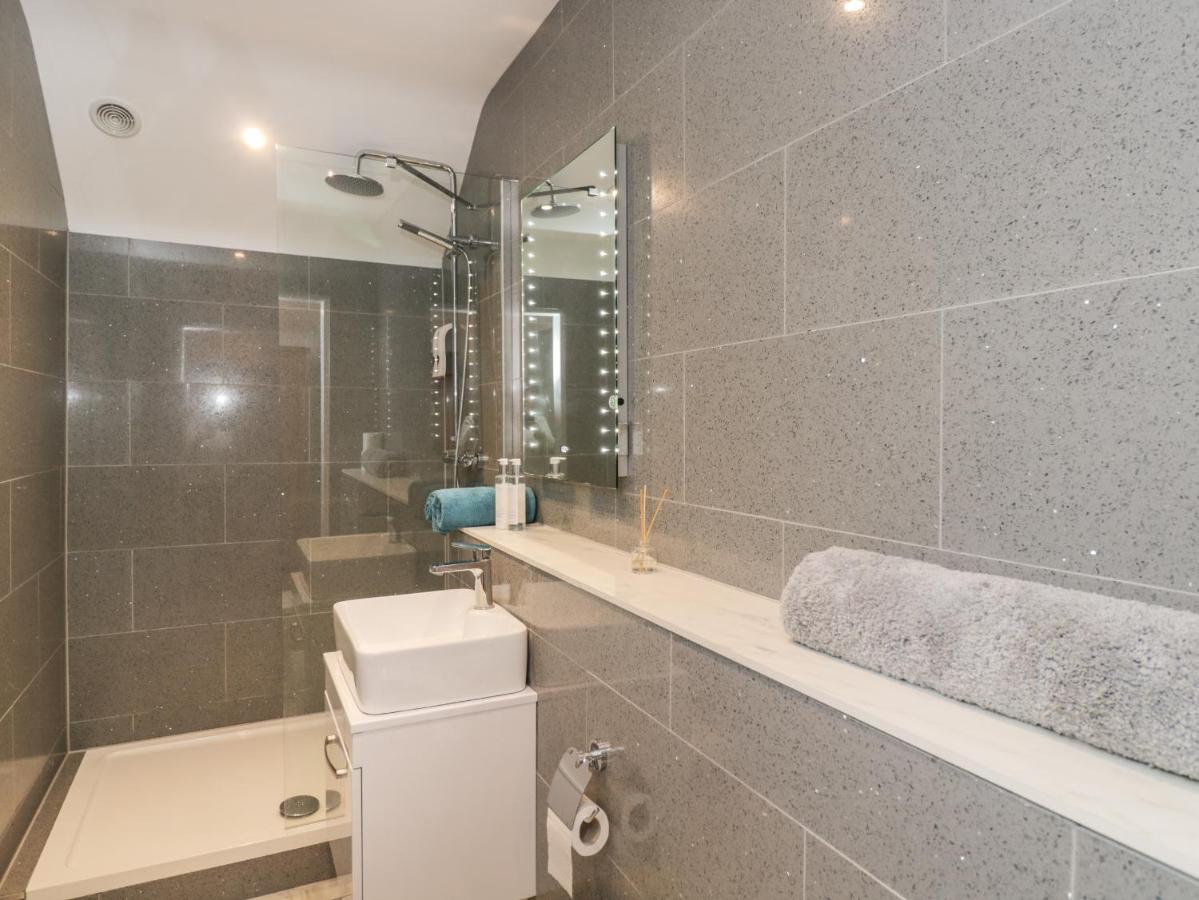 Apartament Upper Annex Calne Zewnętrze zdjęcie